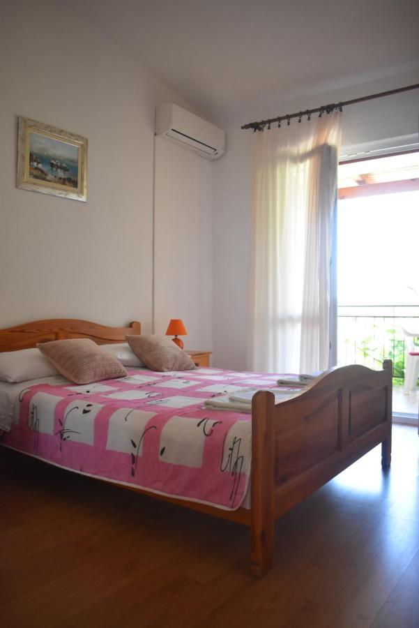 Apartmani Sekana Starigrad Paklenica Exterior photo