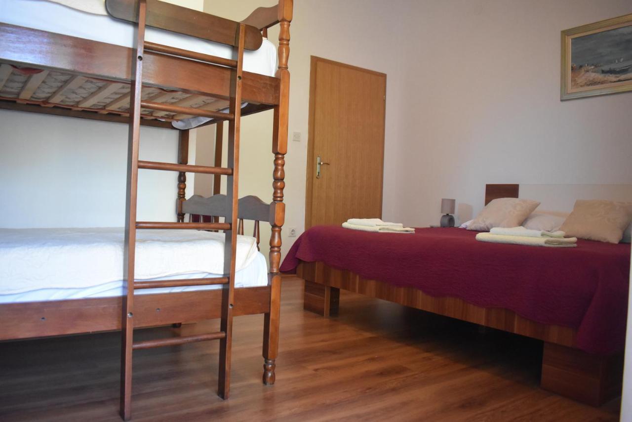 Apartmani Sekana Starigrad Paklenica Exterior photo