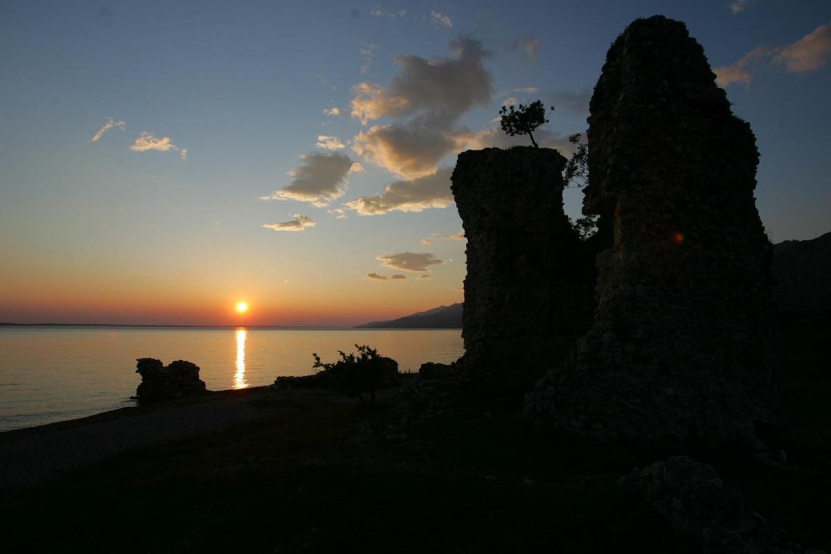 Apartmani Sekana Starigrad Paklenica Exterior photo